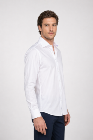 Camisa Rafael Cure en algodón pima, suave y duradera. Classic fit ideal para looks elegantes.