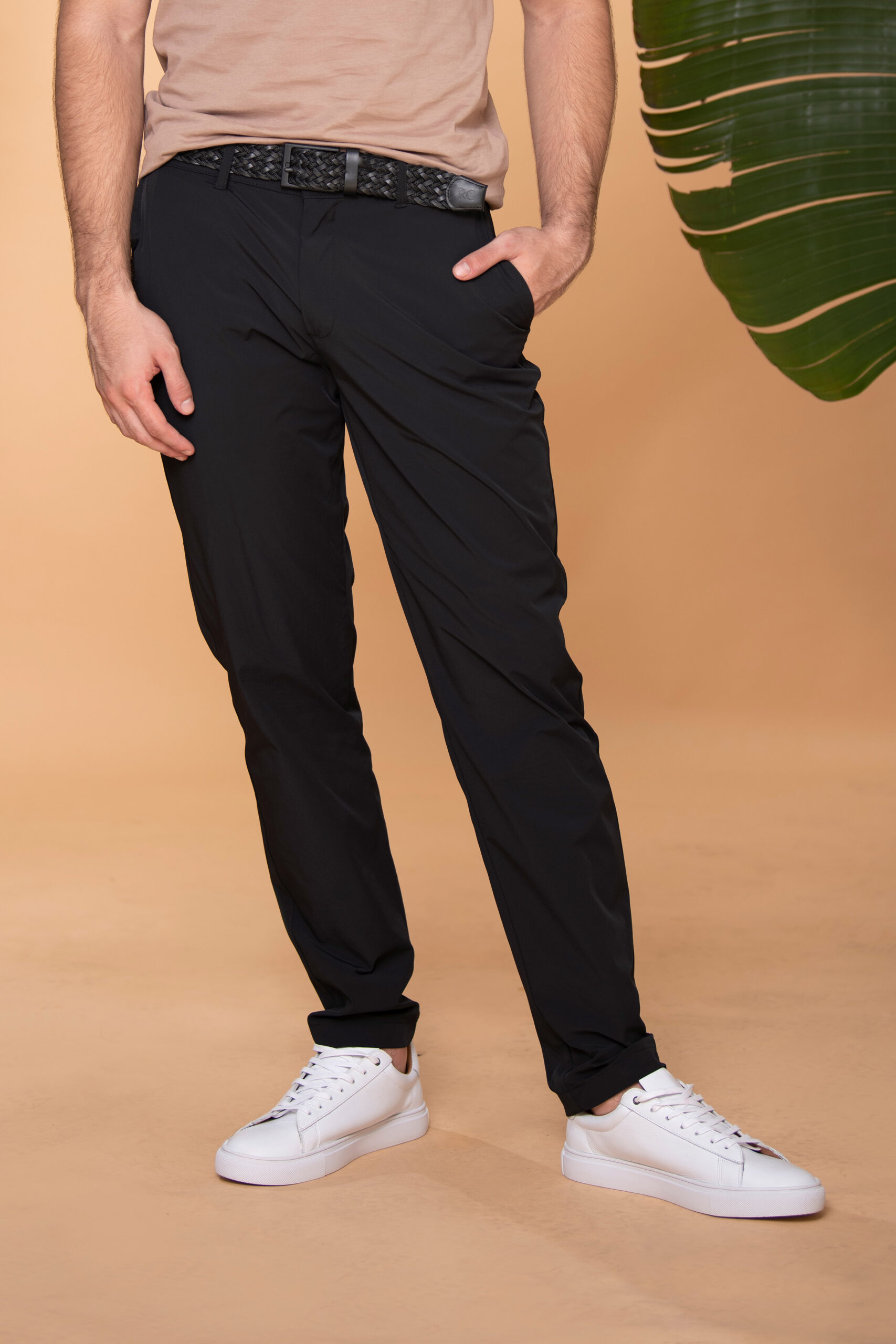 Pantalón Slim Fit High Performance Nylon Negro