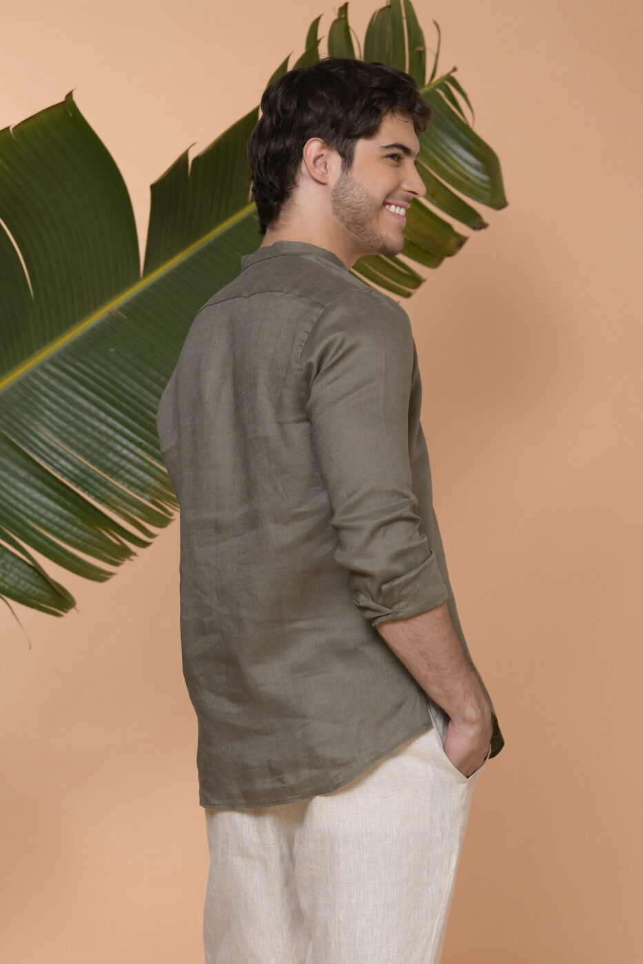 Camisa Mykonos Lino Verde Militar