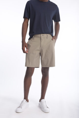Bermuda Rafael Cure Smart Tech, antiarrugas, stretch y sin plancha. Secado rápido y alta durabilidad.
