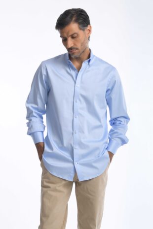 Camisa Rafael Cure para hombre en algodón Pima, suave y fresca. Diseño classic fit con cuello button down, ideal para looks elegantes.