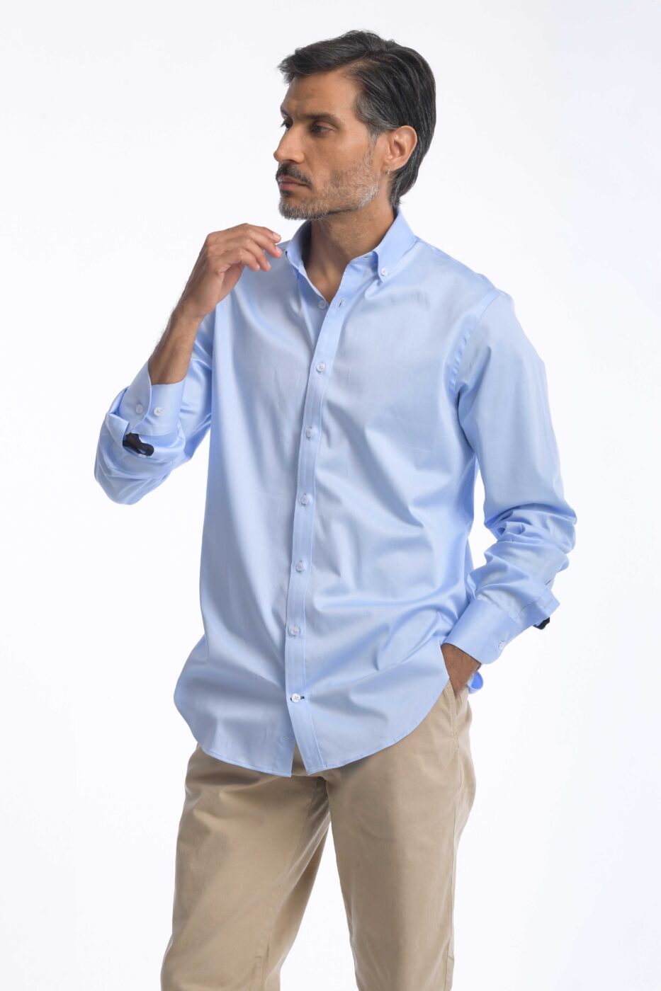 Camisa Rafael Cure para hombre en algodón Pima, suave y fresca. Diseño classic fit con cuello button down, ideal para looks elegantes.