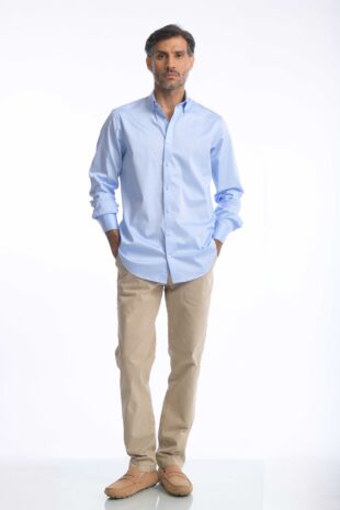 Camisa Rafael Cure para hombre en algodón Pima, suave y fresca. Diseño classic fit con cuello button down, ideal para looks elegantes.
