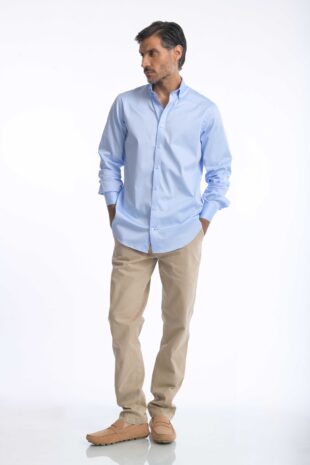 Camisa Rafael Cure para hombre en algodón Pima, suave y fresca. Diseño classic fit con cuello button down, ideal para looks elegantes.