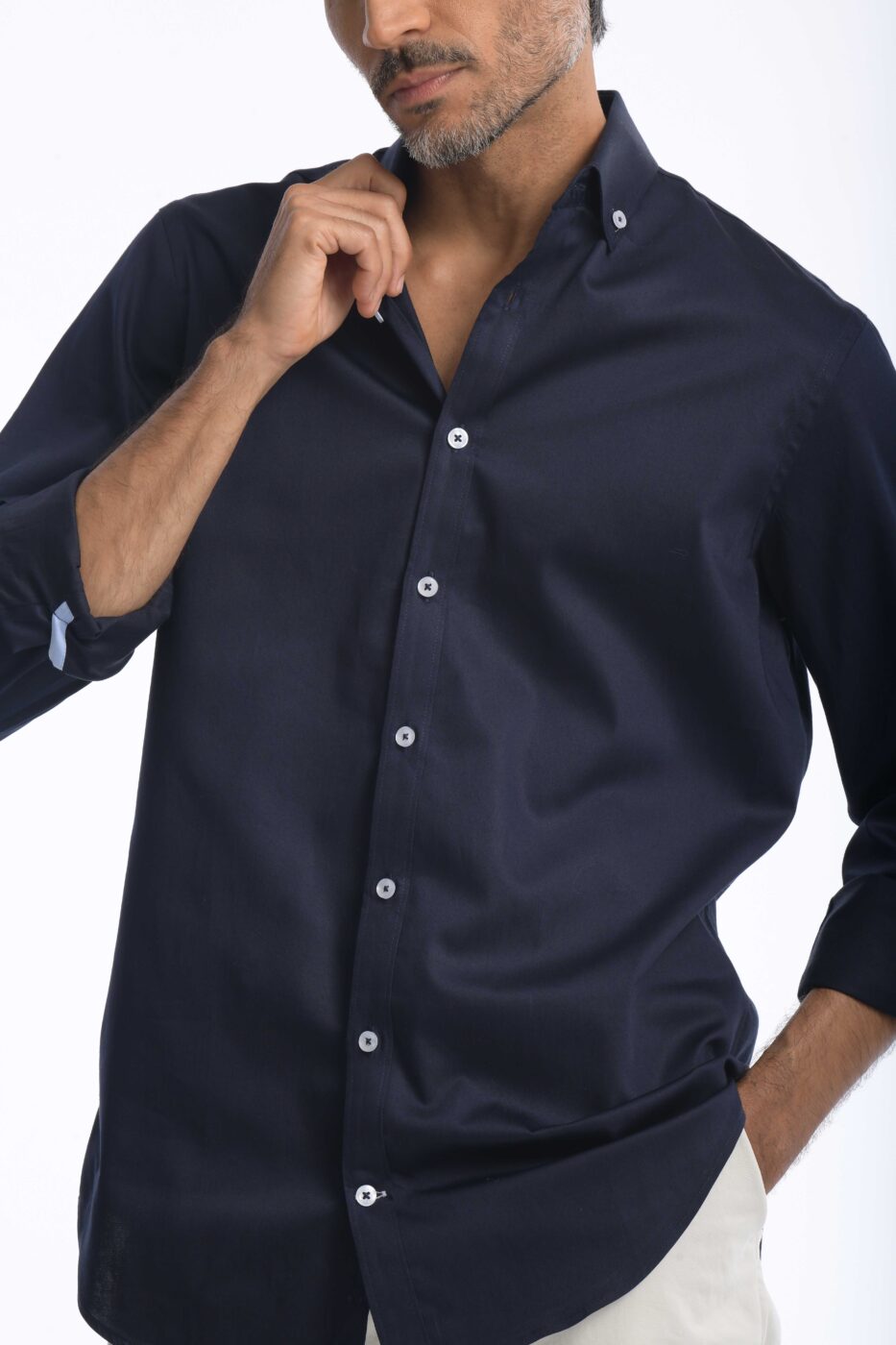 Camisa Rafael Cure para hombre en algodón Pima, suave y fresca. Diseño classic fit con cuello button down, ideal para looks elegantes.