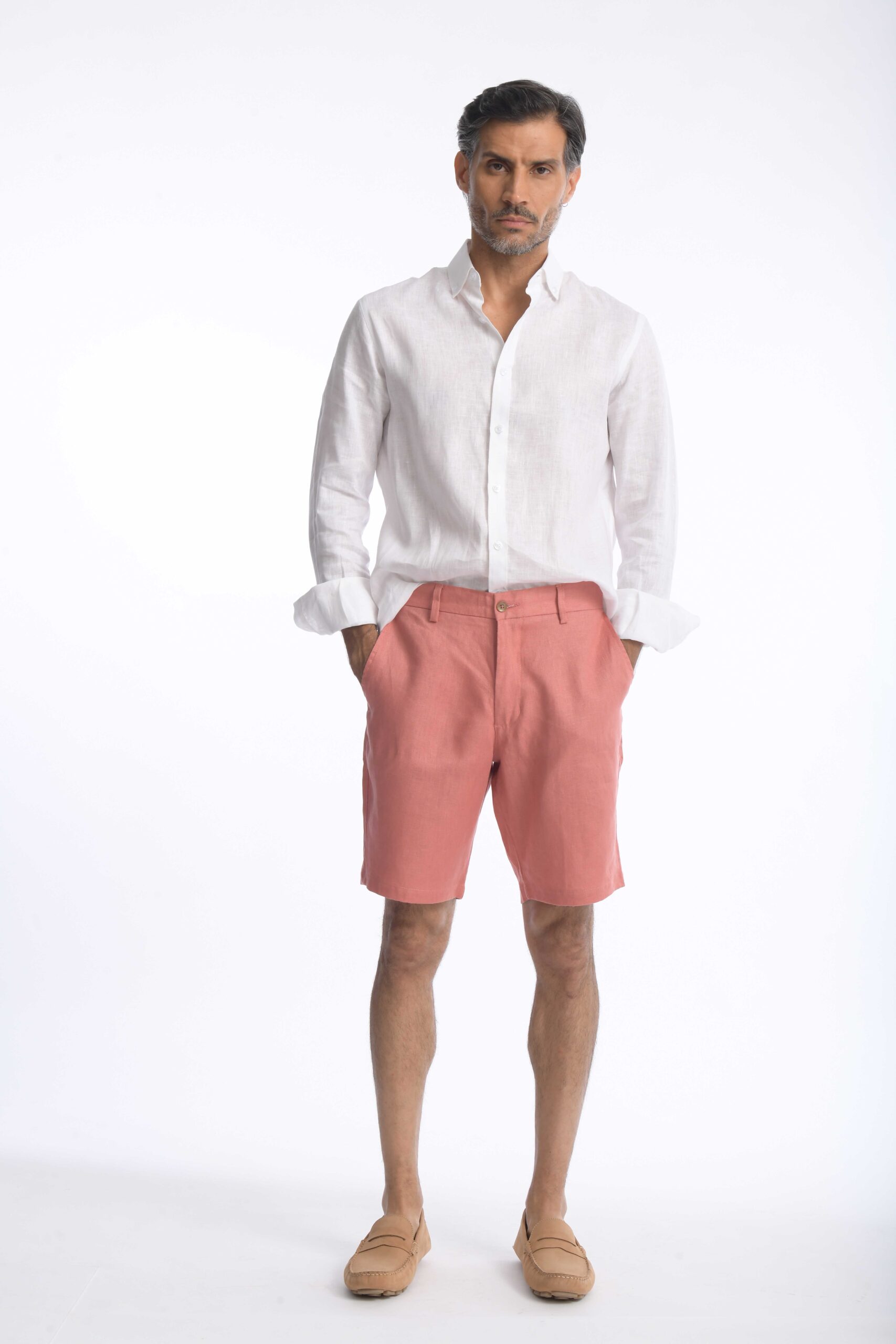 Camisa Rafael Cure en lino, fresca, transpirable y de secado rápido. No pica ni genera alergias. Ideal para looks elegantes y cómodos.