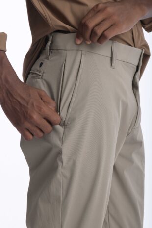 Pantalón Rafael Cure Smart Tech, antiarrugas, stretch y sin plancha. Secado rápido, cómodo y con bolsillos funcionales.