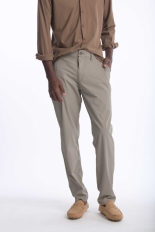 Pantalón Rafael Cure Smart Tech, antiarrugas, stretch y sin plancha. Secado rápido, cómodo y con bolsillos funcionales.