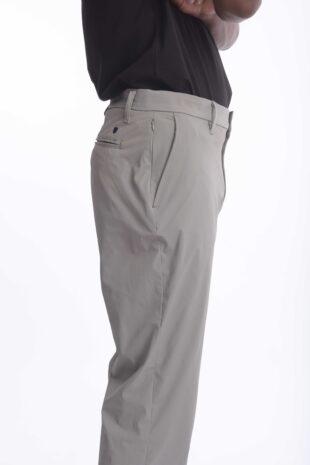 Pantalón Rafael Cure Smart Tech, antiarrugas, stretch y sin plancha. Secado rápido, cómodo y con bolsillos funcionales.