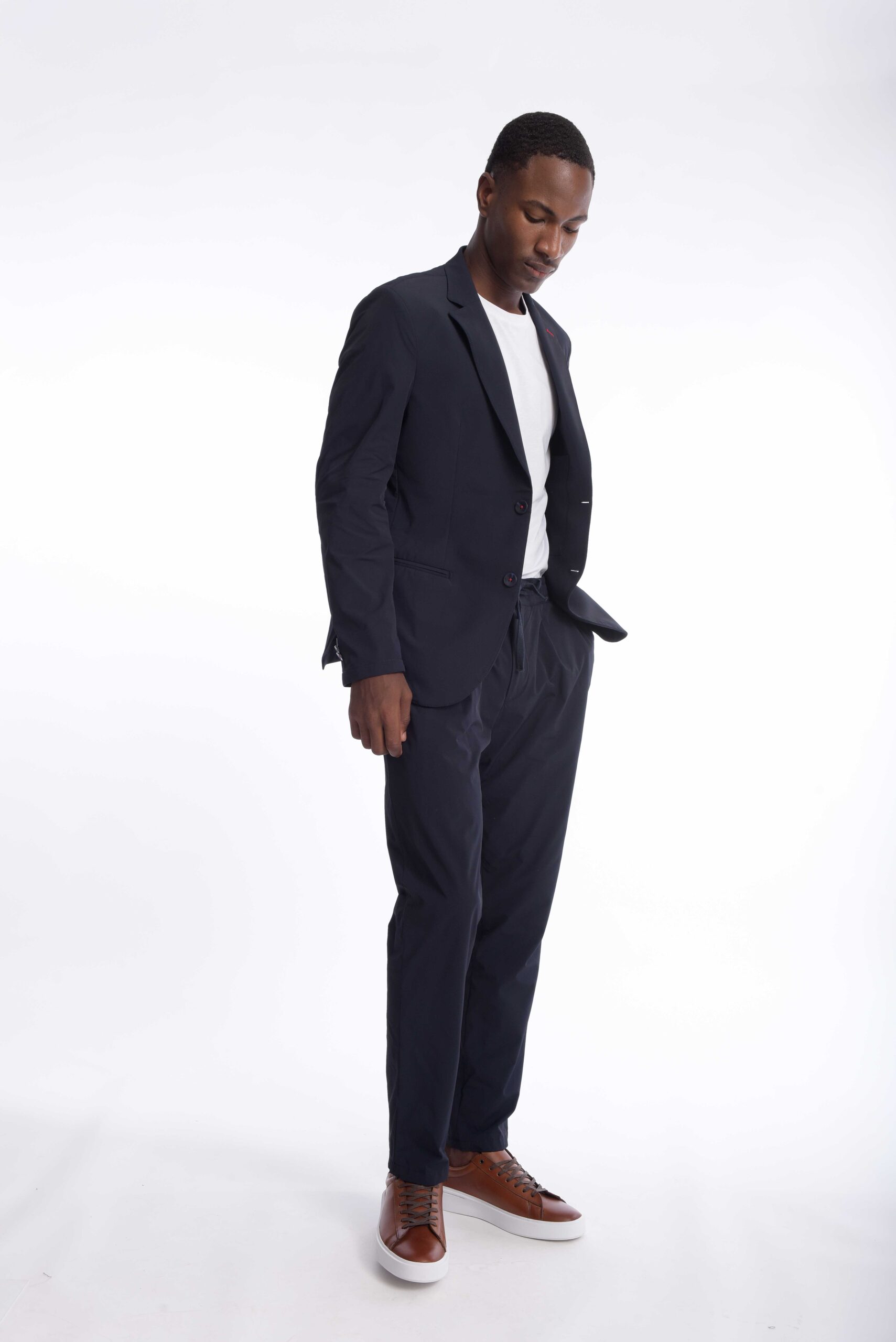 Traje Rafael Cure Travel Tech, elástico, antiarrugas y resistente al agua. Slim fit cómodo, ideal para viajes y uso diario.