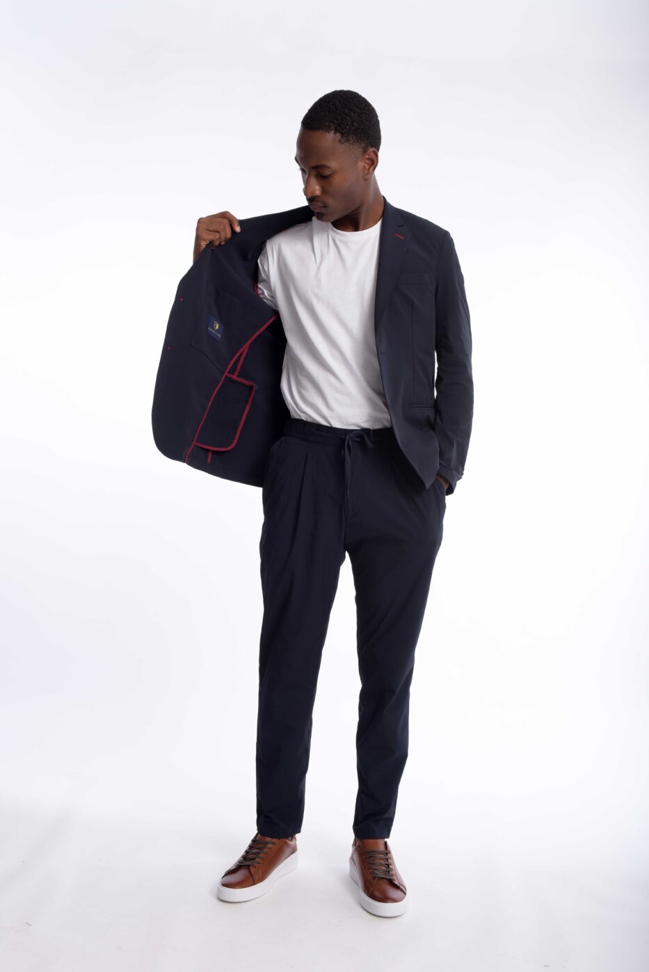 Traje Rafael Cure Travel Tech, elástico, antiarrugas y resistente al agua. Slim fit cómodo, ideal para viajes y uso diario.