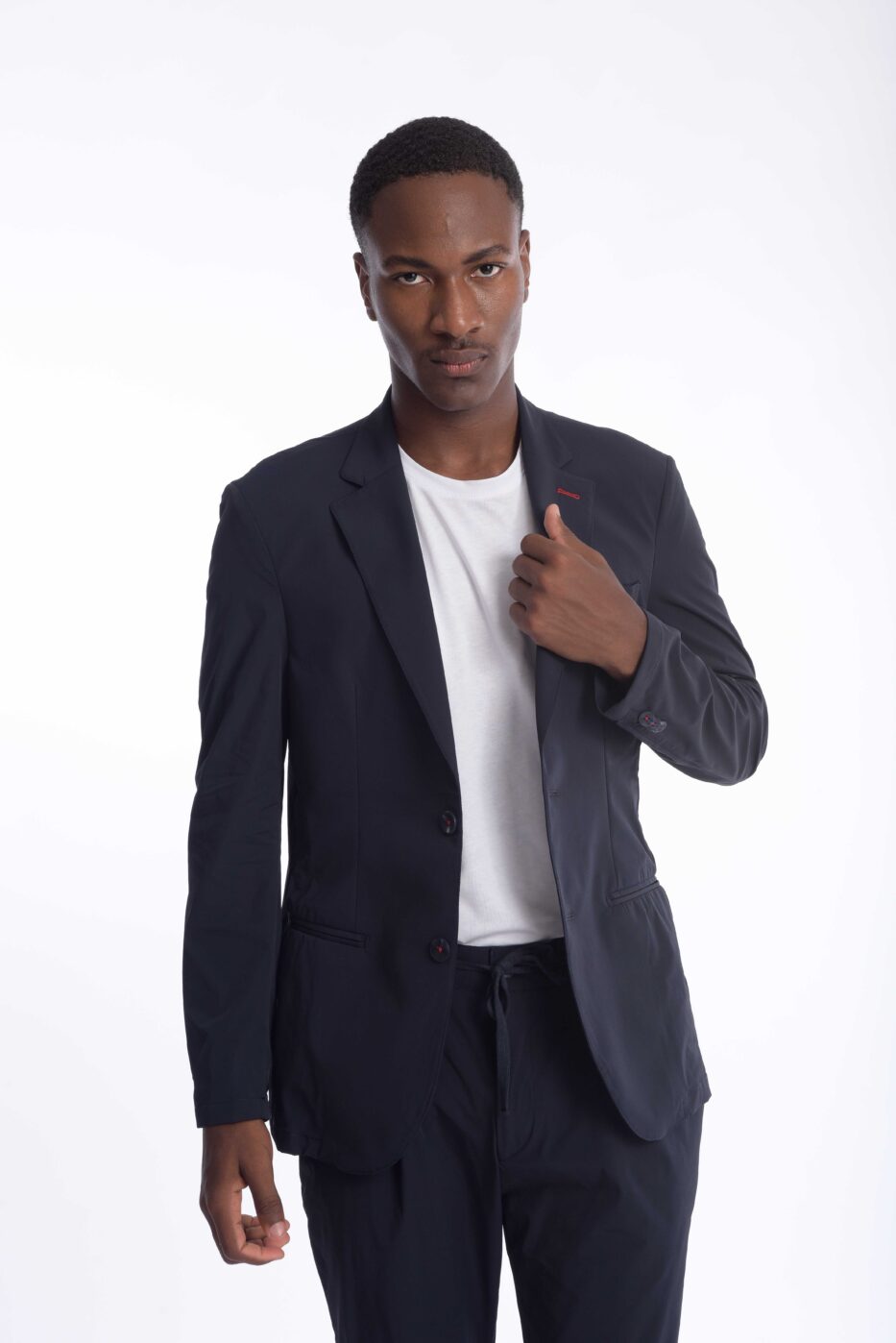 Traje Rafael Cure Travel Tech, elástico, antiarrugas y resistente al agua. Slim fit cómodo, ideal para viajes y uso diario.