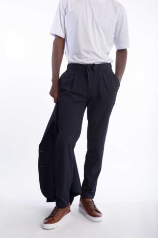 Traje Rafael Cure Travel Tech, elástico, antiarrugas y resistente al agua. Slim fit cómodo, ideal para viajes y uso diario.