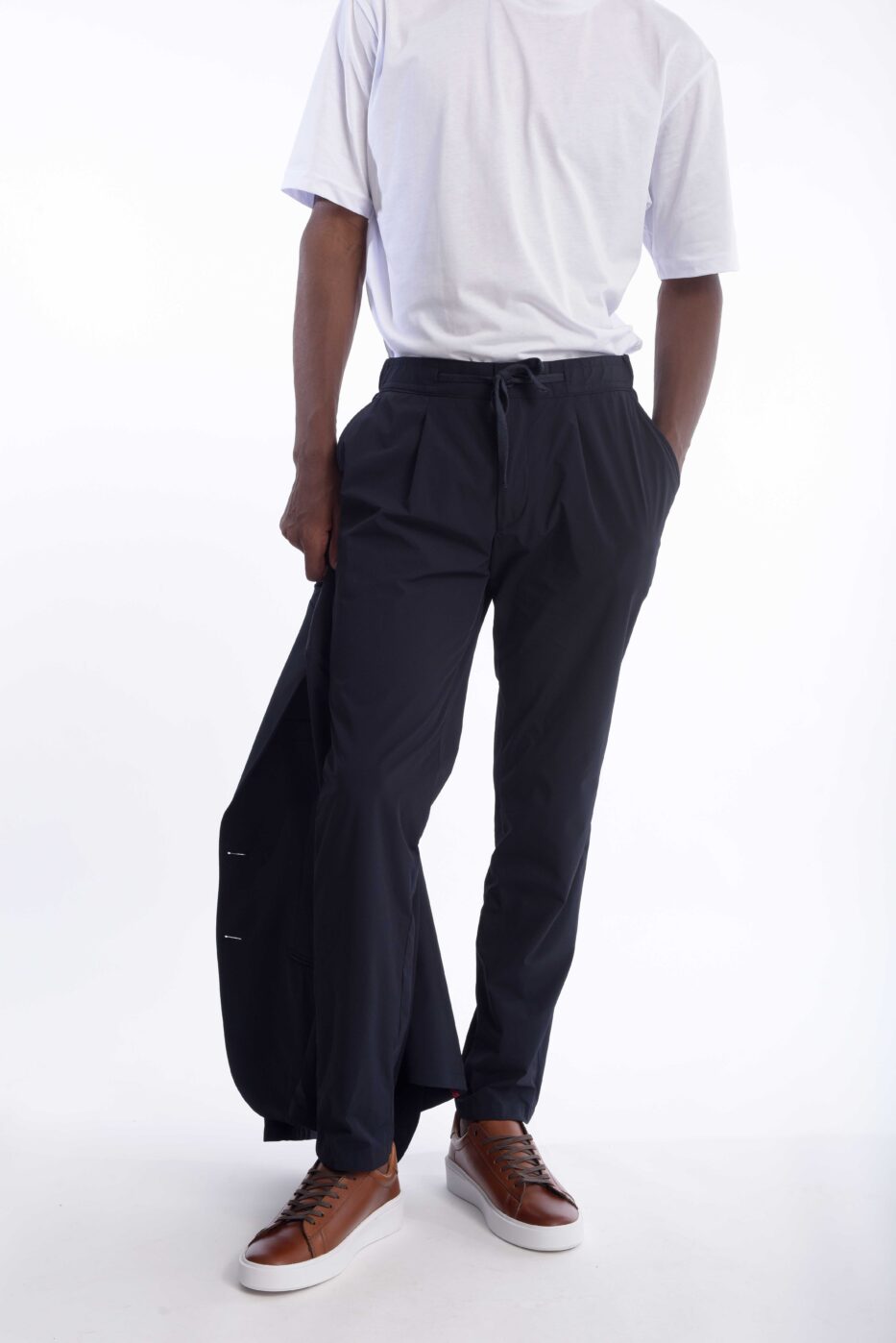 Traje Rafael Cure Travel Tech, elástico, antiarrugas y resistente al agua. Slim fit cómodo, ideal para viajes y uso diario.